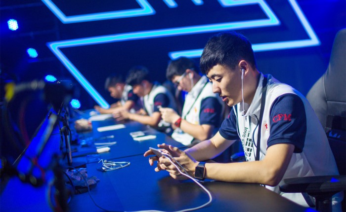 事业的同时 事业的同时